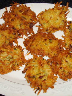 Una foto de LATKES, FRITOS DE PAPAS RALLADAS. JON STYLE