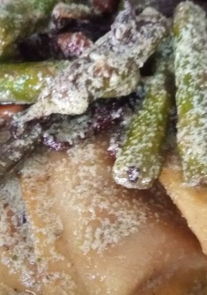 Foto principal de Triángulos de Pasta Relleno de Tomate Berenjena y Calabacín con Trigueros y Panceta al Pesto Suave