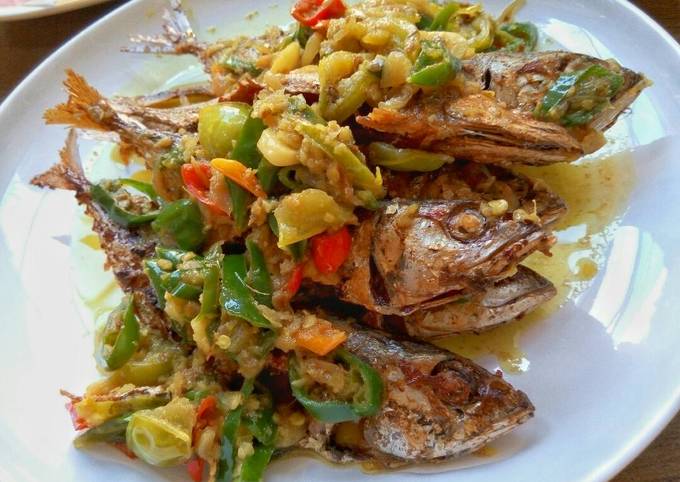 Resep Ikan Kembung Cabe Hijau ala Diah Didi oleh Gloria