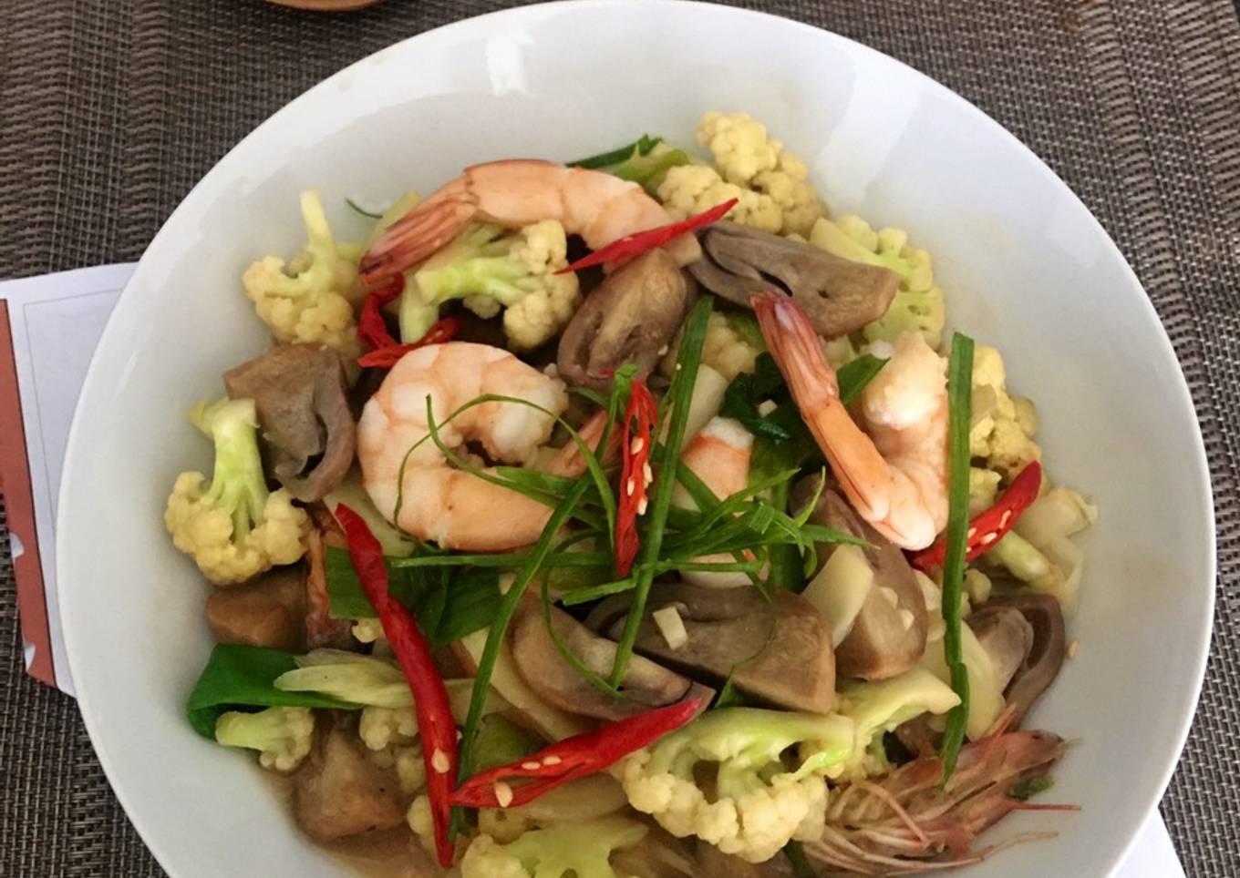 Tumis udang jamur