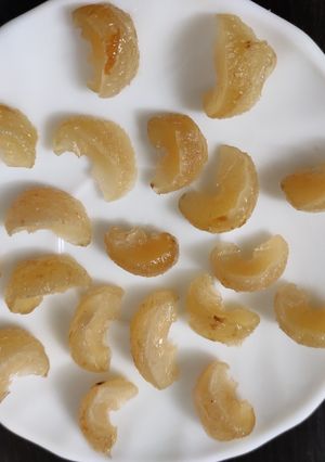 நெல்லிக்காய் மிட்டாய் (Gooseberry candy) (Nellikaai mittai recipe in tamil) செய்முறை முக்கிய புகைப்படம்