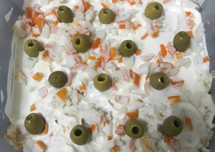 Ensaladilla Rusa Con Palitos De Cangrejo Receta De Lydia Ureta Ardavin Cookpad