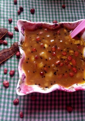 A picture of Imli-peanut-potato chutney.