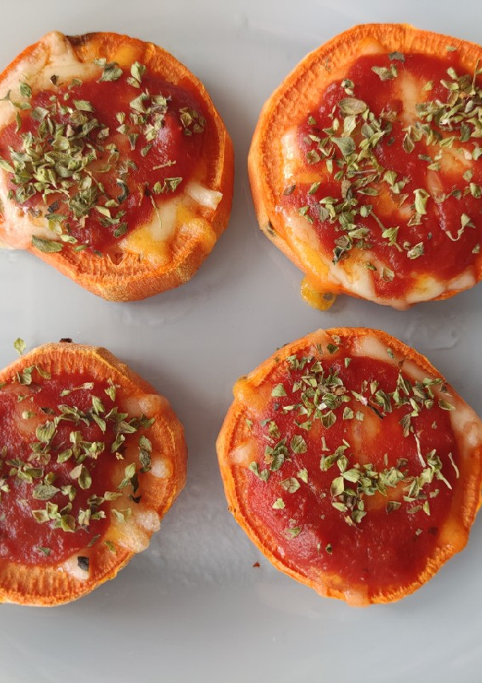 Una foto de Mini pizzas de boniato