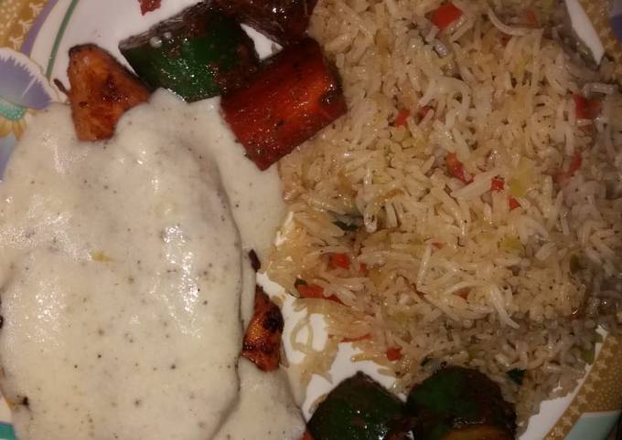 Recipe of Super Quick Homemade Grilled chicken with tarragon sauce served with fried rice