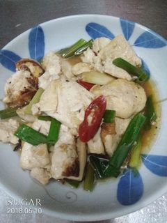 蔥燒豆腐 的食譜成品照片