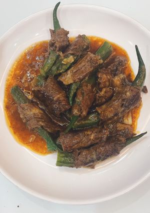 Hình của món Thịt bò cuộn đậu bắp.