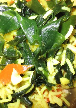 Foto principal de Arroz tipo paella con algas Wakame y Agua de Mar
