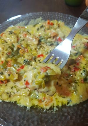 Una foto de Pollo al verdeo plus con papas a la crema