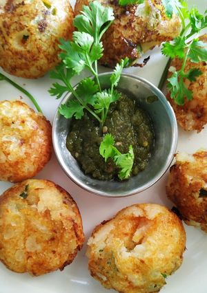 सूजी अप्पे (suji appe recipe in Hindi) रेसिपी मुख्य फोटो