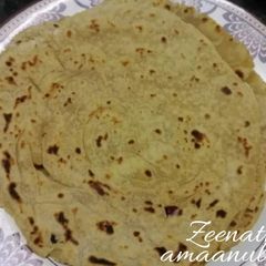 A picture of Lachcha Parathas.