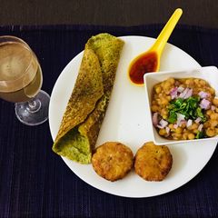 A picture of Moong dal cheela.