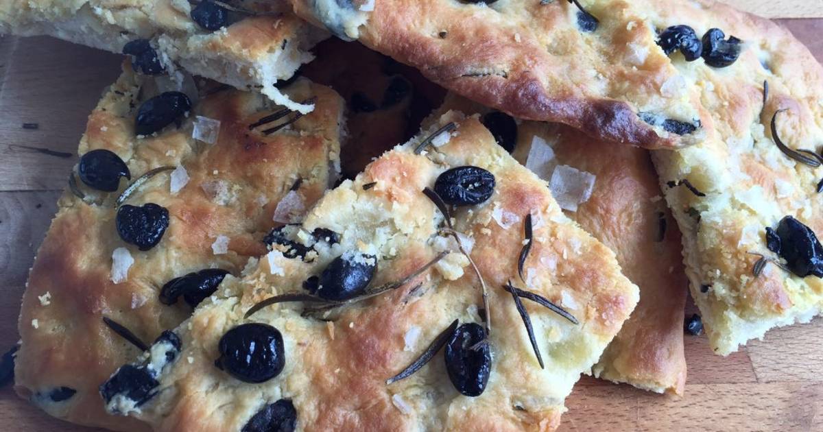 Focaccia de aceitunas negras y romero Receta de Amandine's kitchen- Cookpad