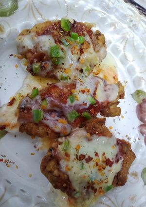 A picture of Crispy chicken pizza.