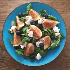 Insalata di fichi neri, mirtilli e ricotta al balsamico-レシピのメイン写真