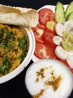 દાલ ખીચડી(Dal Khichdi Recipe in Gujarati) રેસીપી મુખ્ય ફોટો