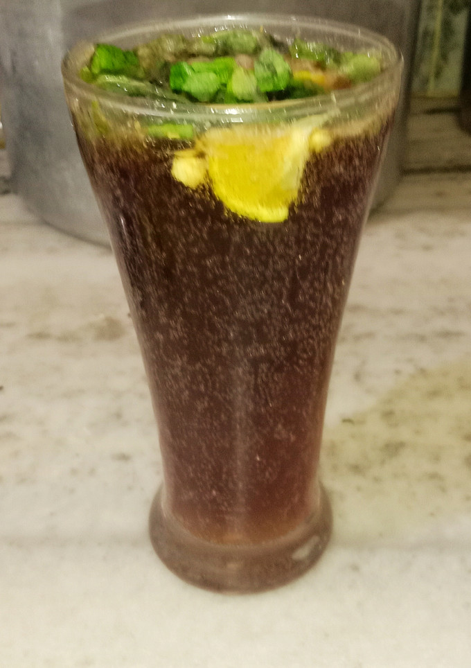 A picture of Coke Mocktail.
