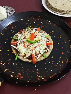 મલ્ટી ગ્રેન ભાખરી પીઝા(bhakri pizza recipe in gujarati) રેસીપી મુખ્ય ફોટો