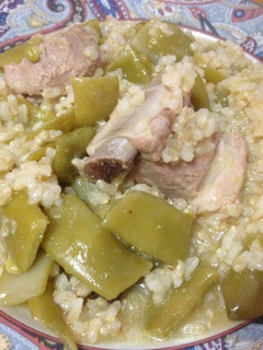 Una foto de Arroz con judías y costillas