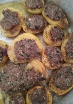 Фото Картофель с чесночным маслом и фаршем.