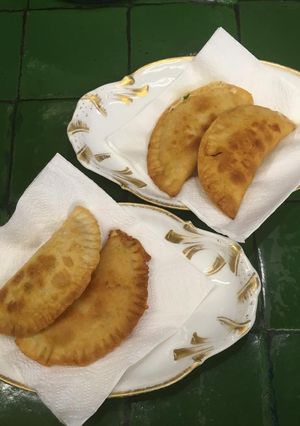 Una foto de Empanadas Caprese ©