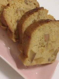 A picture of Apple pound cake.