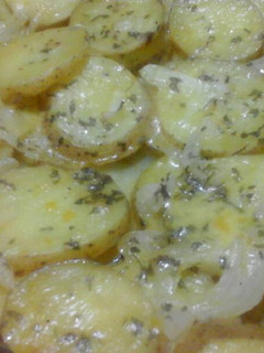 A picture of Potatoe & Onion Casserole.