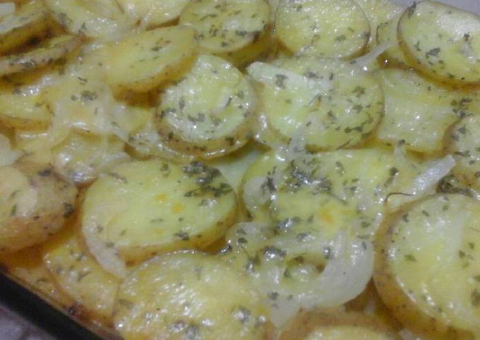 Recipe of Favorite Potatoe &amp; Onion Casserole