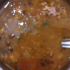 A picture of Dal fry.