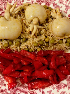 Una foto de Arroz con sepias y pimientos fritos