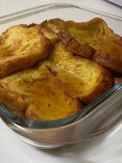 Una foto de Torrijas con leche y miel