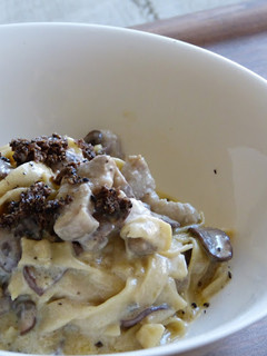 Una foto de Pappardelle con setas y queso