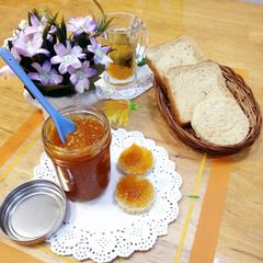 A picture of Apricot jam.