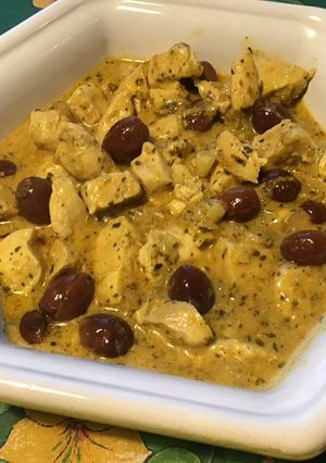 Une photo de Poulet aux olives violettes, sauce crème au citron confit et coriandre