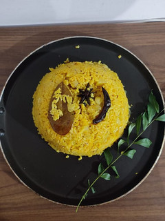 કચ્છી ખારી ભાત (Kutchi Khari Bhat Recipe In Gujarati) રેસીપી મુખ્ય ફોટો