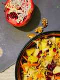 Insalata mista con melograno e noci