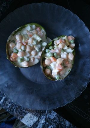 Una foto de Aguacates rellenos veganos