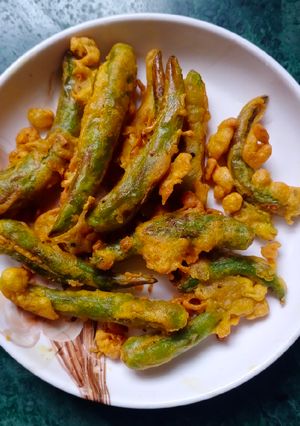 मिर्च पकौड़े (mirch pakode recipe in Hindi) रेसिपी मुख्य फोटो