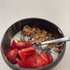 A picture of Greek Yogurt Bowl.