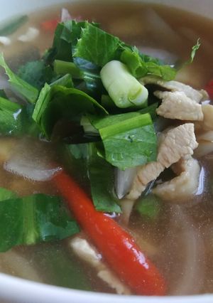 รูปของ ต้มยำอกไก่(วัตถุดิบเท่าที่มีในตู้เย็น)
