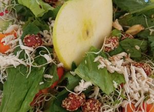 Una foto de Ensalada fresca y agridulce