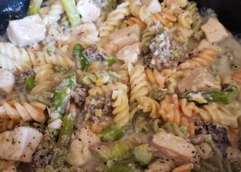 How to Cook Appetizing Mushroom and Asparagus Chicken Pasta