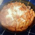 Guiso de carne y fideos rulitos
