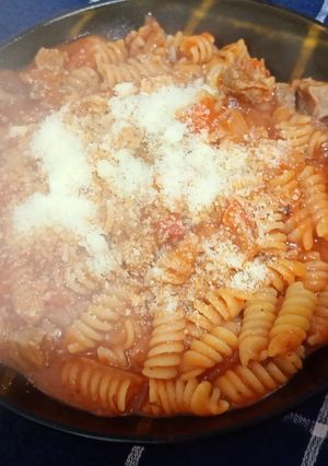 Una foto de Guiso de carne y fideos rulitos