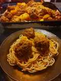 Spaghetti con albóndigas