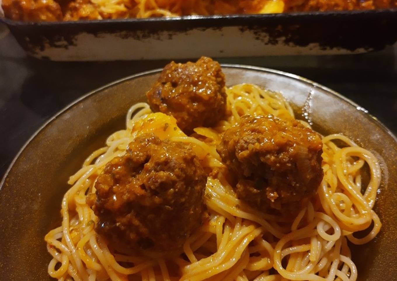 Spaghetti con albóndigas