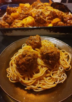 Una foto de Spaghetti con albóndigas