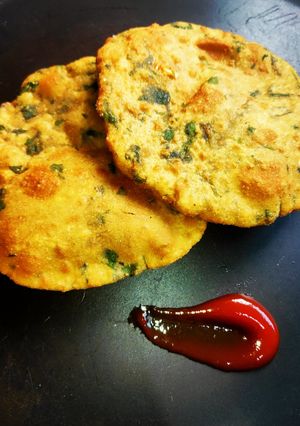 A picture of Spinach Kachori.