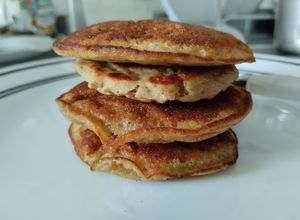 Una foto de Panquecas🥞 o pancakes🧇 de plátano🍌🥯