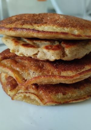 Una foto de Panquecas🥞 o pancakes🧇 de plátano🍌🥯